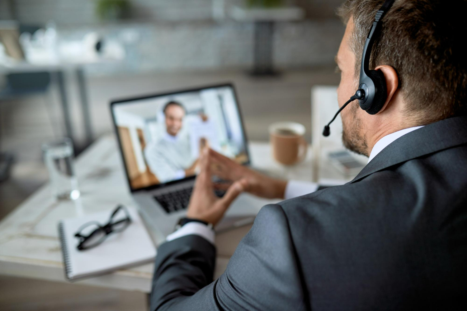 Why Every Growing Business Needs a Virtual Receptionist